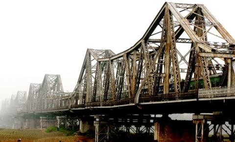 Cầu Long Biên