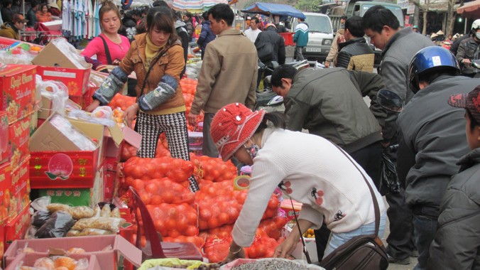 Người Trung Quốc vẫn kinh doanh bình thường ở Lạng Sơn