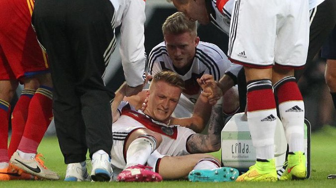 Tuyển thủ Đức Marco Reus vừa gia nhập đội hình chấn thương. Ảnh: Getty Images