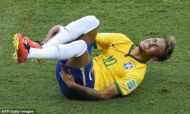 Ham hố yêu đương, người tình làm Neymar chấn thương?