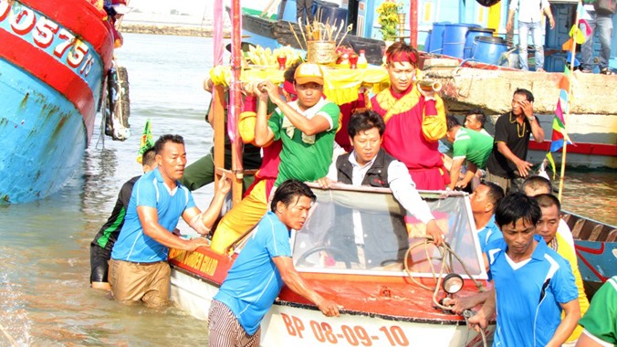 Tưng bừng lễ hội cầu ngư của ngư dân Đà Nẵng