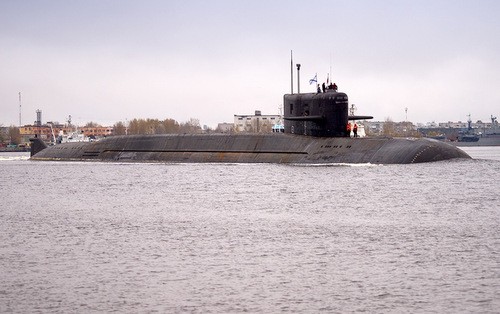 Tàu ngầm BS-64 "Moscow" khi rời cảng. Ảnh: Oleg Kuleshov.