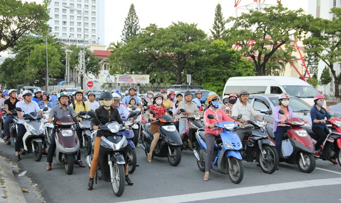 Phương tiện cá nhân tăng, gây áp lực giao thông ở trung tâm thành phố Đà Nẵng.