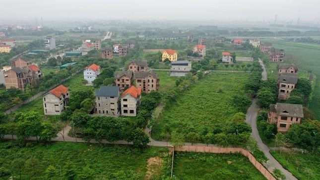 La liệt các dự án KĐT ở Mê Linh (Hà Nội) bị bỏ hoang, chậm triển khai gây bức xúc cho người dân.