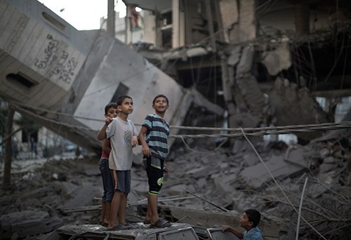 Cảnh đổ nát ở dải Gaza sau các cuộc không kích của Israel
