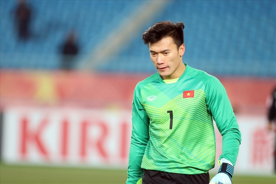 HLV Park Hang Seo lo lắng thủ môn Bùi Tiến Dũng không đạt phong độ tốt ở Asiad 2018.