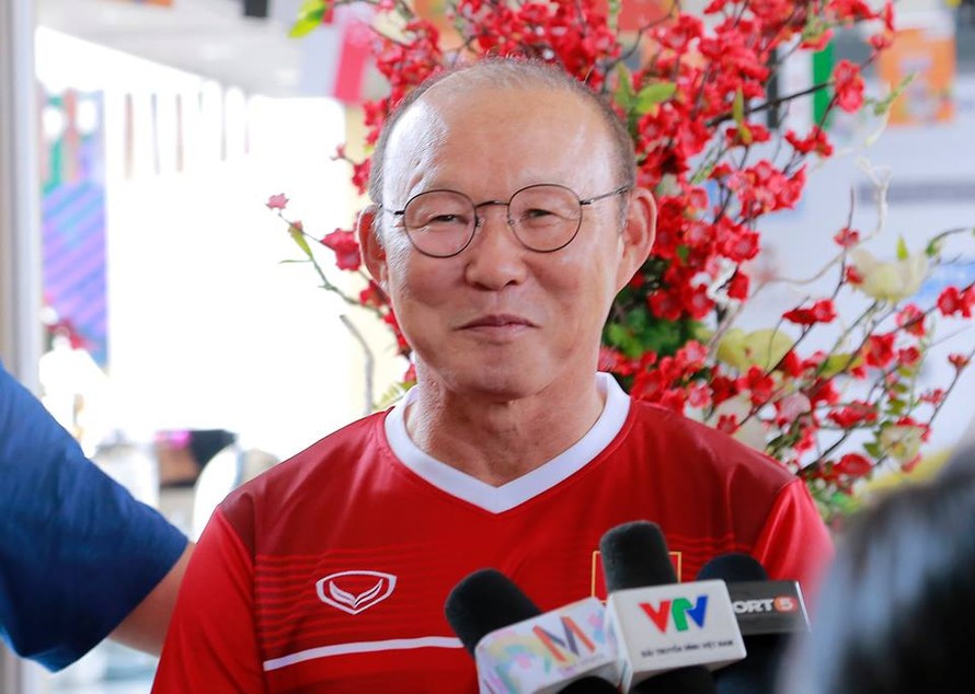 HLV Park Hang Seo muốn Nepal chơi tấn công với Olympic Việt Nam.