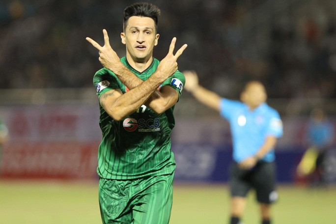 Đỗ Merlo ghi 2 bàn, đem lại 2 chiến thắng đều với tỉ số 1-0 cho Sài Gòn FC ở LS V-League 2021.