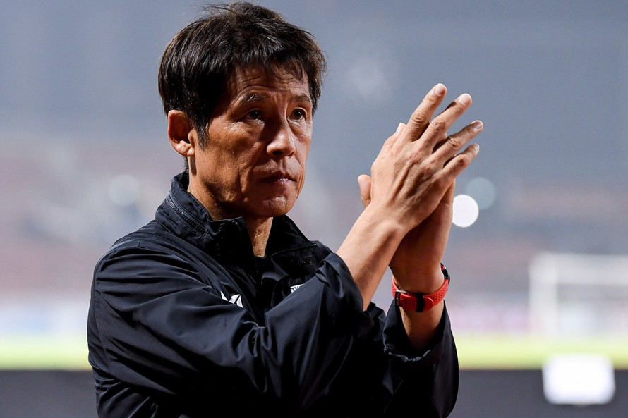 HLV Akira Nishino đối diện nhiều áp lực ở đội tuyển Thái Lan.