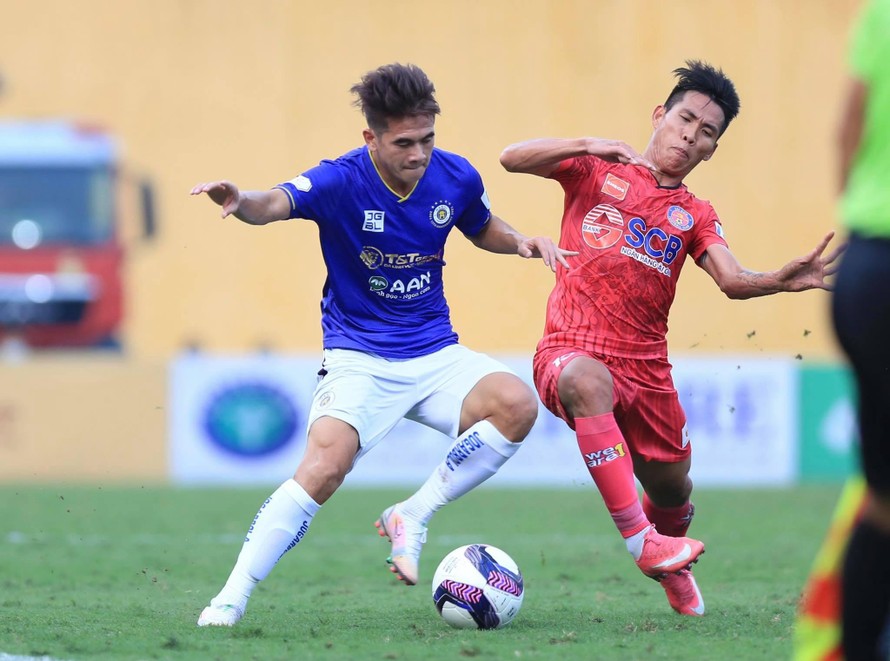 CLB Hà Nội nuôi hy vọng vào tốp 6 với chiến thắng 3-1 trước Sài Gòn trên sân Hàng Đẫy.