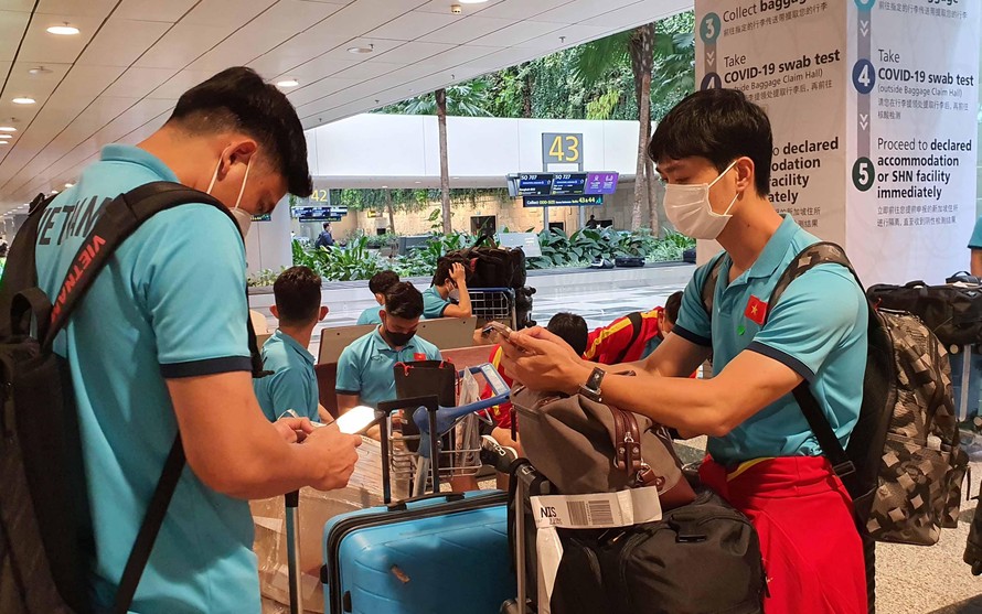 Đội tuyển Việt Nam đã đặt chân tới Singapore chiều 1/12 để chuẩn bị cho AFF Cup 2020. (ảnh Anh Đoàn)