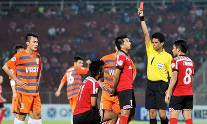 Trận đấu giữa V.Ninh Bình và Kelantan ở AFC Cup.