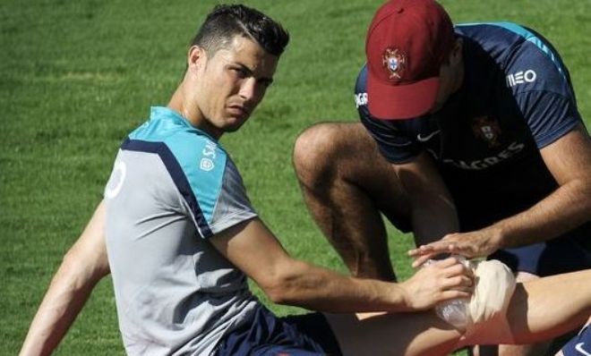Ronaldo sẽ nghỉ 2 tháng để điều trị chấn thương.