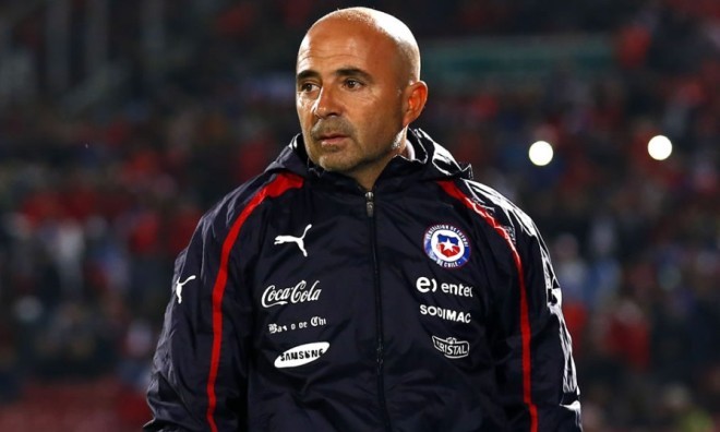 LĐBĐ Chile đề nghị HLV Jorge Sampaoli gia hạn tới 2018.