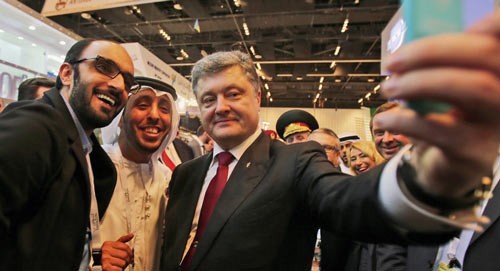 Ông Petro Poroshenko tại Triển lãm vũ khí IDEX-2015