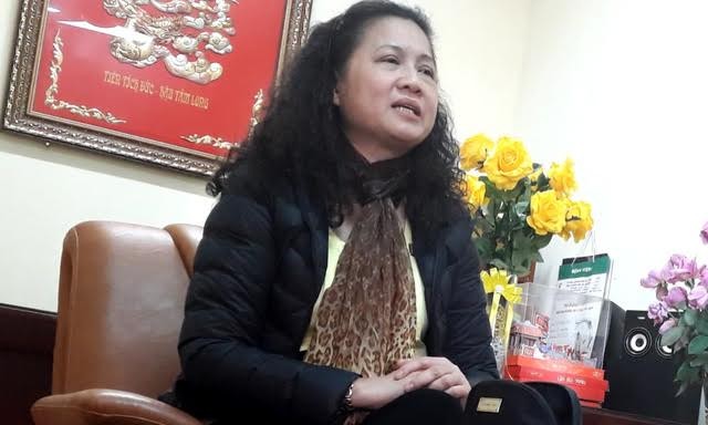 Quyết định cách chức Hiệu trường trường tiểu học Nam Trung Yên đối với bà Tạ Thị Bích Ngọc, được công bố tại trường vào sáng nay.