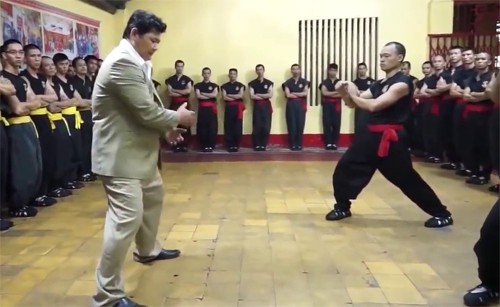 Võ công của võ sư Huỳnh Tuấn Kiệt gây nhiều tranh cãi trong giới võ thuật gần đây. 