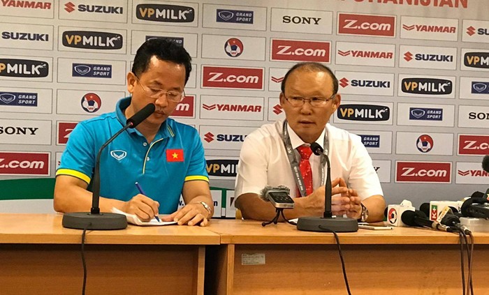 HLV Park Hang-seo tuyển thêm quân cho U23 Việt Nam