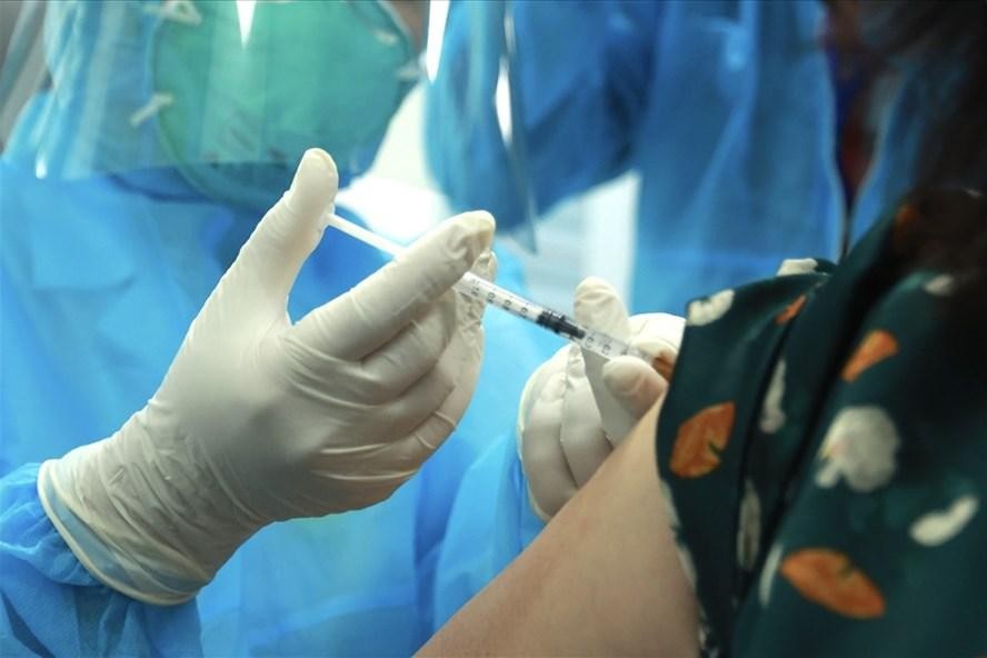 Bài học từ sự cố tử vong sau tiêm vắc-xin ở An Giang