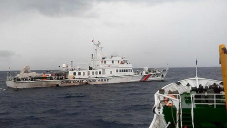 Tàu hải cảnh Trung Quốc chặn đường tàu Việt Nam gần khu vực giàn khoan 981.