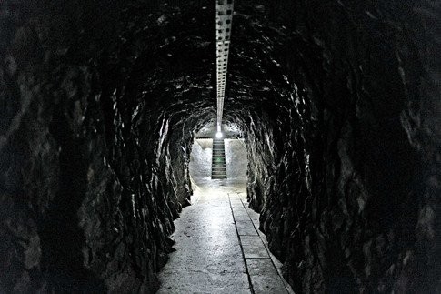 Đường hầm bí ẩn vào các kho vàng khổng lồ tuyệt đối an toàn