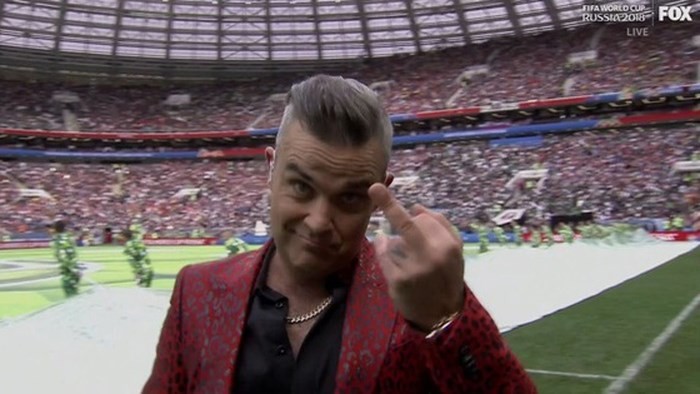 Robbie Williams hát tại khai mạc World Cup 2018.