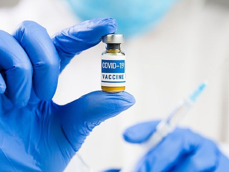 Hơn 10.000 người Việt Nam đã tiêm vắc-xin ngừa COVID-19 