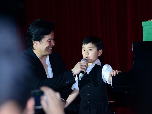 "Thần đồng piano" gốc Việt khiến khán giả đi từ ngạc nhiên đến thán phục