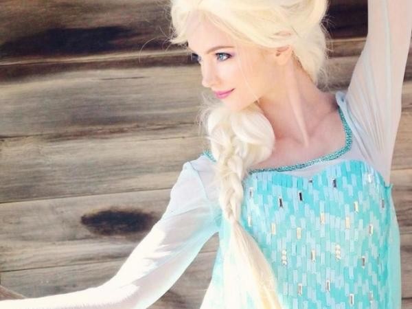 Elsa phiên bản đời thực đây rồi, và không hề băng giá như trên phim!