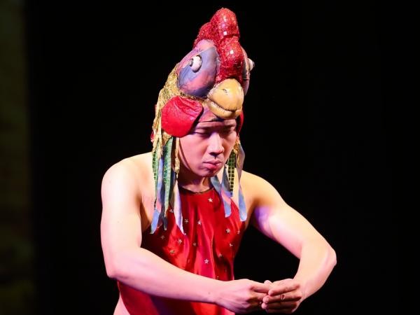 Hé lộ tạo hình "thần gà" của Trấn Thành trong vở hài kịch Tết