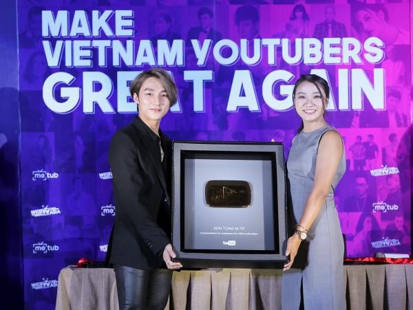 Sơn Tùng là nghệ sĩ Việt đầu tiên nhận "Nút Vàng" từ YouTube