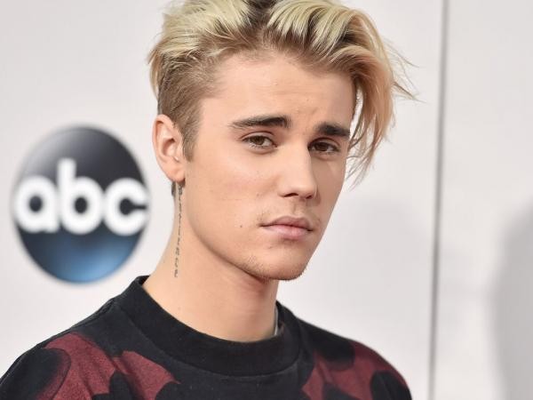 Justin Bieber lại gặp rắc rối với fan cuồng nhiệt ở xứ sở chuột túi