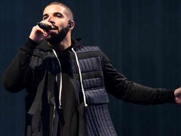 Drake "càn quét" bảng xếp hạng Mỹ, tự phá vỡ kỷ lục và "xóa sổ" ngôi vị mới của Ed Sheeran