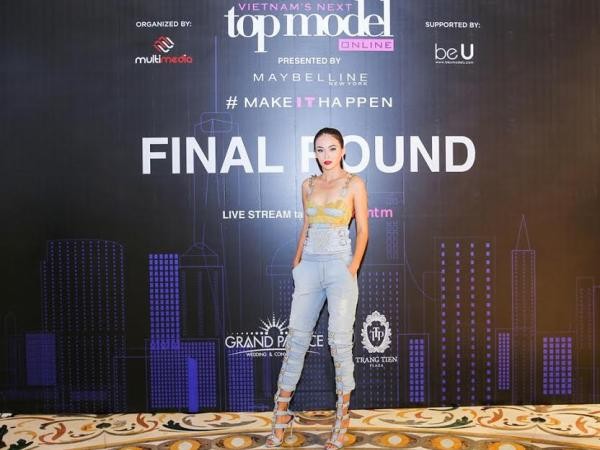 Người mẫu Mâu Thủy nổi bật tại vòng Chung kết Top Model Online khu vực phía Bắc 