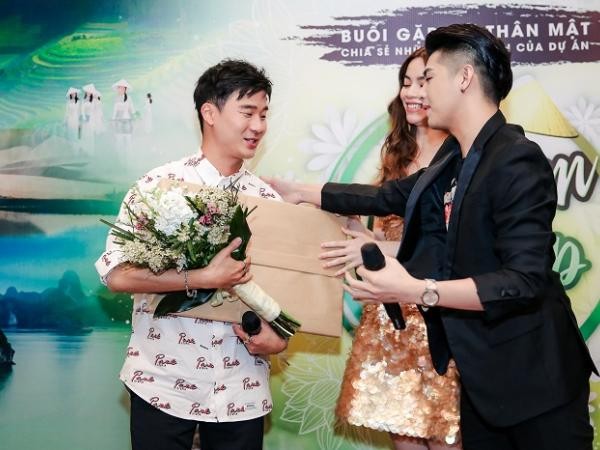 Rapper Basick qua Việt Nam quay show cùng Hồ Ngọc Hà và Noo Phước Thịnh