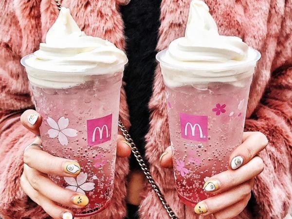 Khám phá thức uống màu hồng phiên bản mùa Xuân cộp mác McDonald's 