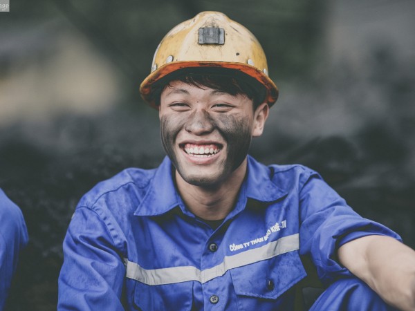 Teen Quảng Ninh "chất lừ" trong bộ ảnh kỷ yếu "thợ mỏ vùng than" có "1-0-2"