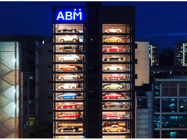 Bạn sẽ thích mê "máy bán xe siêu xe tự động" này ở Singapore