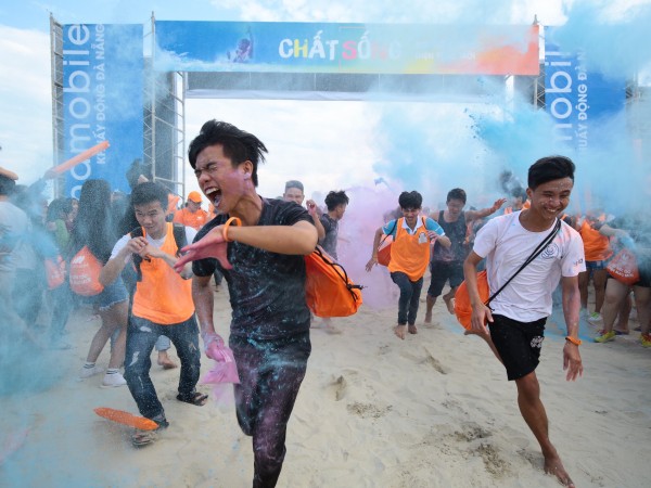 Teen Việt thích thú với thông tin "đường chạy sắc màu" sẽ tổ chức tại Quảng Nam, Thái Bình