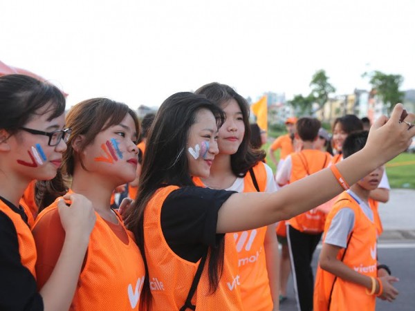 Hàng ngàn bạn trẻ Thái Bình, Quảng Nam quậy tưng bừng "Đường chạy sắc màu"