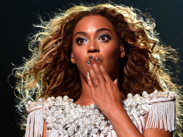 Cuối cùng thế giới cũng biết được tên cặp sinh đôi vừa chào đời của Beyoncé & Jay-Z