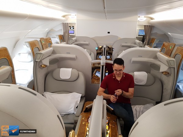 Bay hạng nhất trên Airbus A380 của hãng hàng không Emirates có sướng không?