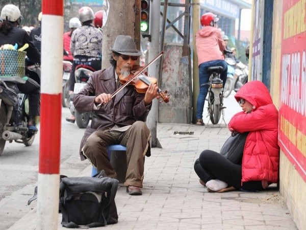 Hải Phòng: Người dân thương tiếc trước sự ra đi đột ngột của nghệ sĩ violin đường phố