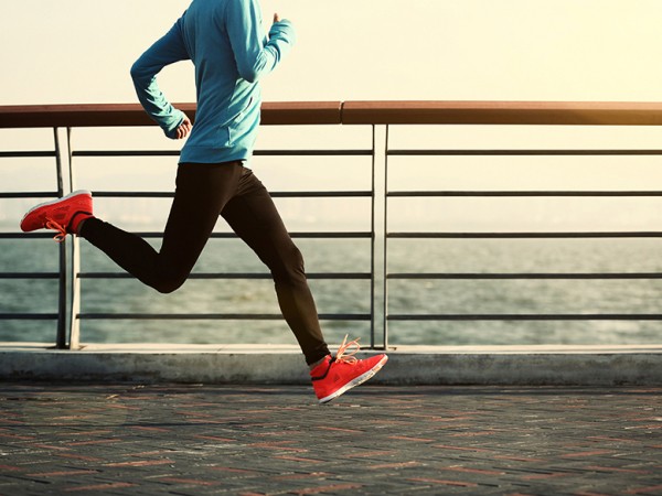 Bạn đang tìm kiếm liệu trình giảm cân “ngon-bổ-rẻ”, hãy buộc dây giày và bước ra đường chạy!