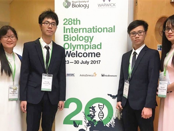 Teen Việt giành 1 huy chương Vàng, 2 huy chương Bạc tại Olympic Sinh học quốc tế 2017