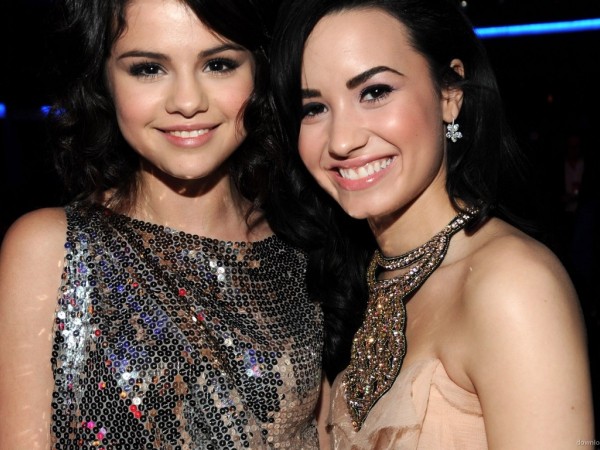 Selena x Demi - “Hội cựu công chúa Disney” sau tất cả, lại trở về với nhau?