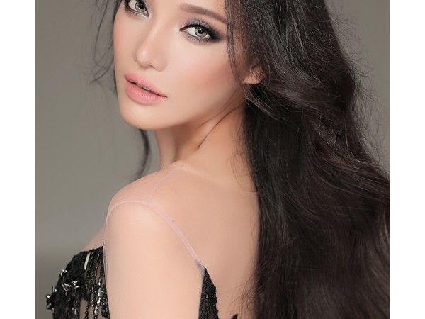 Làm quen với cô nàng người mẫu gốc Việt đầu tiên được công nhận siêu mẫu quốc tế