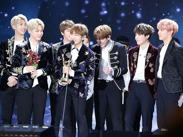 Các nhà phê bình âm nhạc cho rằng BTS nên nhận được một đề cử tại Grammy 2018