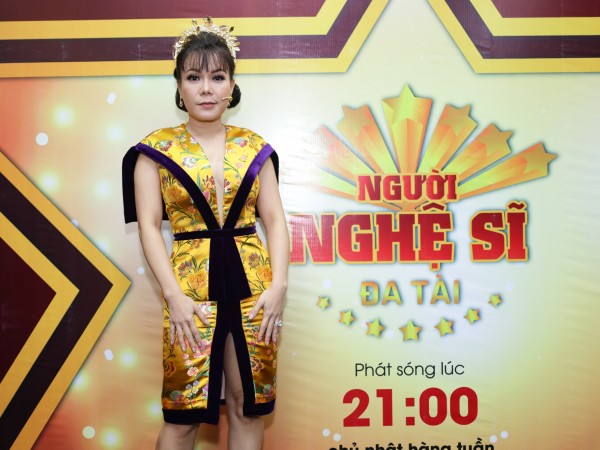 Việt Hương trích cát-xê đầu tư cho trang phục làm giám khảo trong gameshow mới