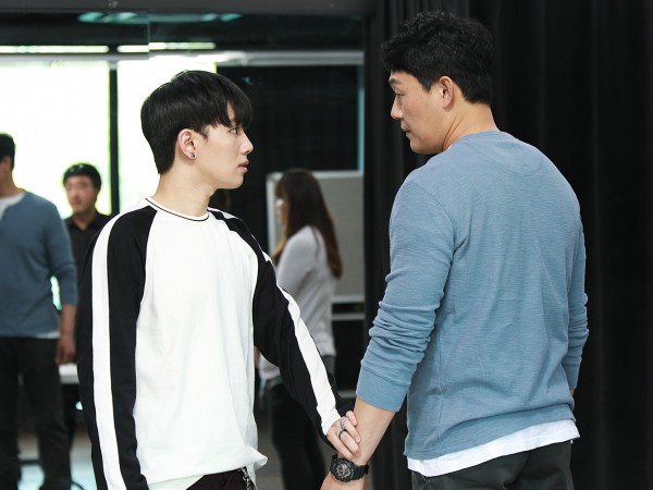 "Method" - tác phẩm điện ảnh đầu tiên về tình yêu đồng giới trong showbiz Hàn